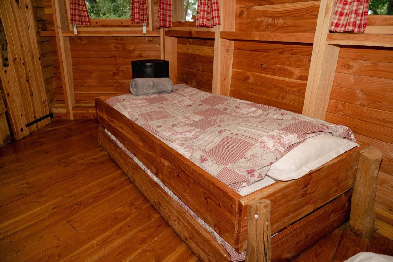 Cabane Perchee Dans Les Arbres Saint-Hilaire-en-Morvan エクステリア 写真